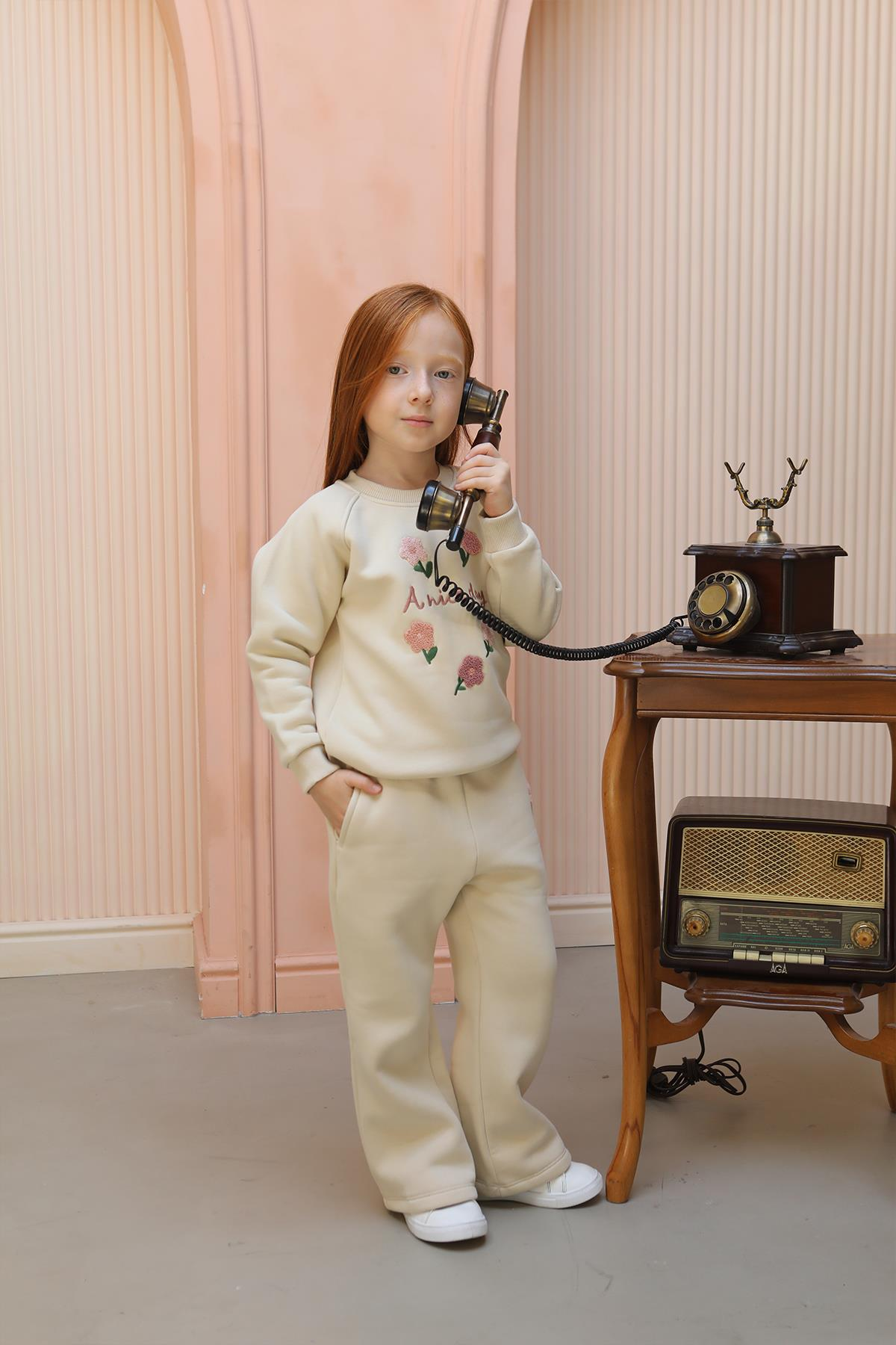 SÜZENE NAKIŞLI KIZ TAKIM Krem - 6 Yaş