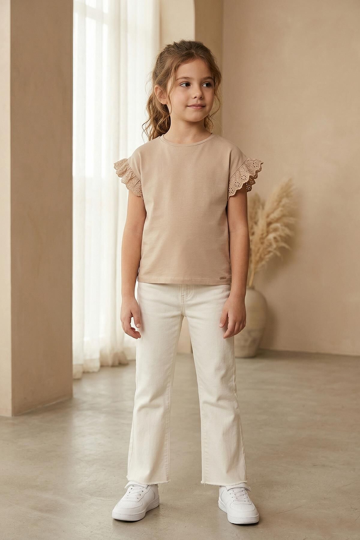 Fırfır Kol Detaylı Kısa Kol Regular Kız Çocuk Tişört TAŞ - 8 Yaş