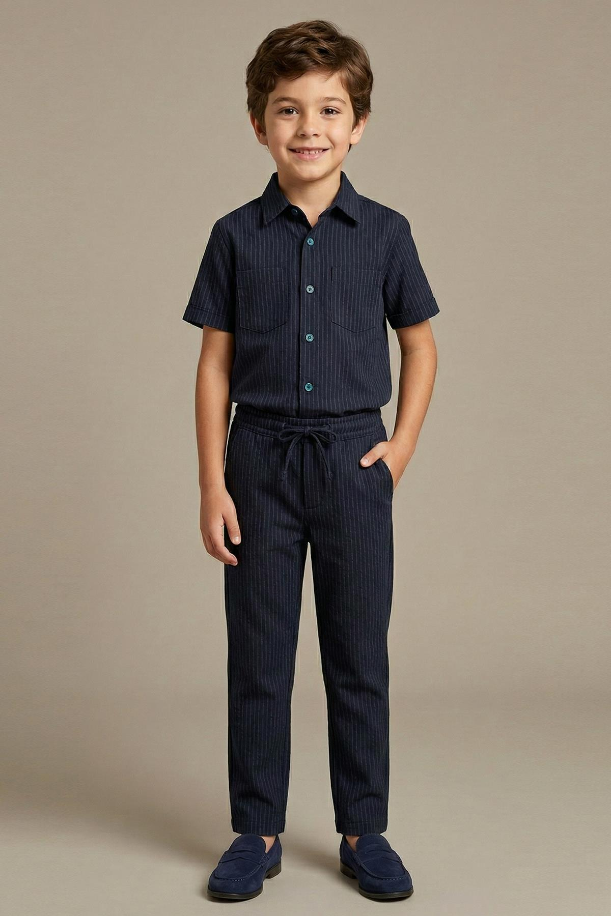 Çizgili Desenli Bağcıklı Erkek Çocuk Pantolon Lacivert - 9 Yaş